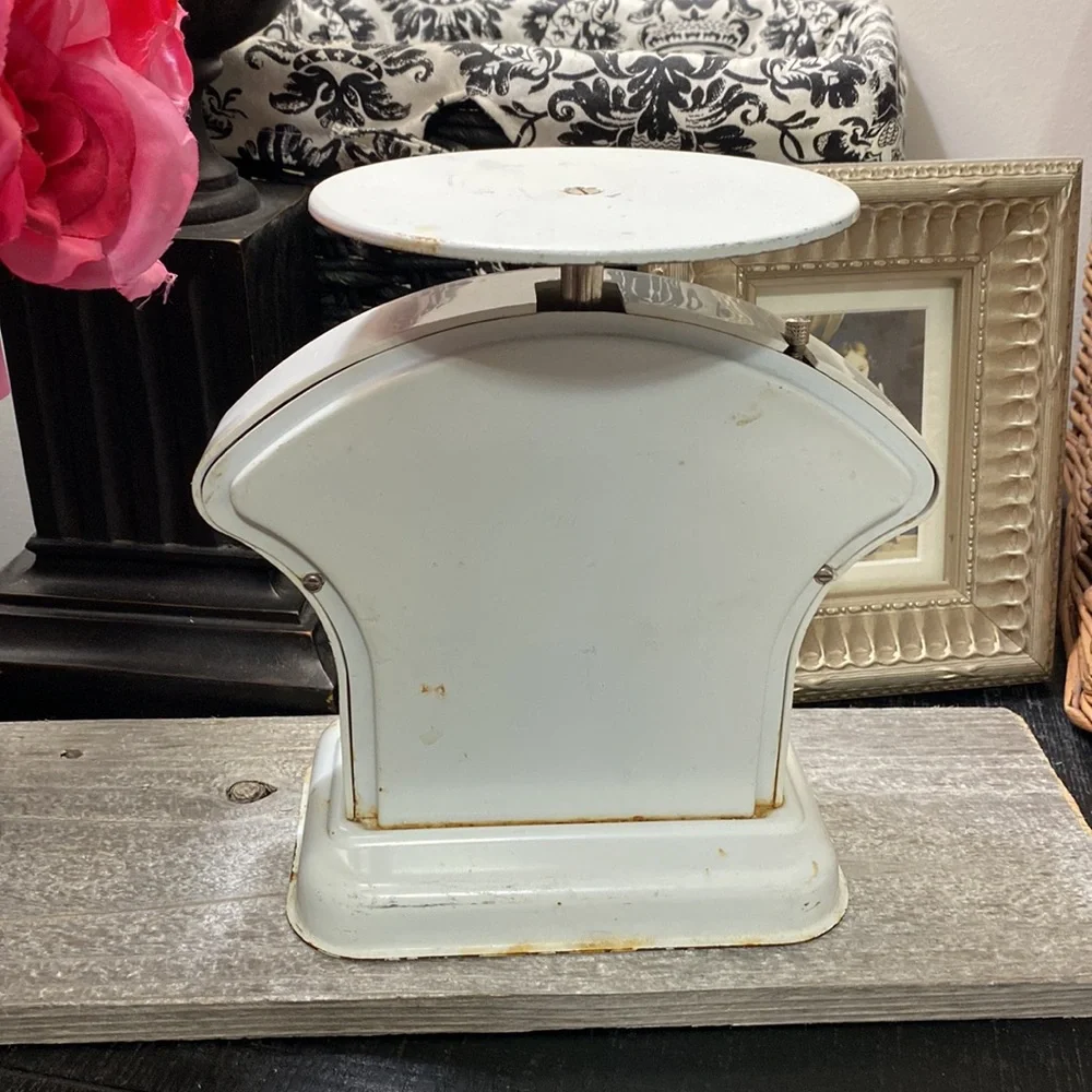 Culinary Persinware Vintage White Kitchen Scale!